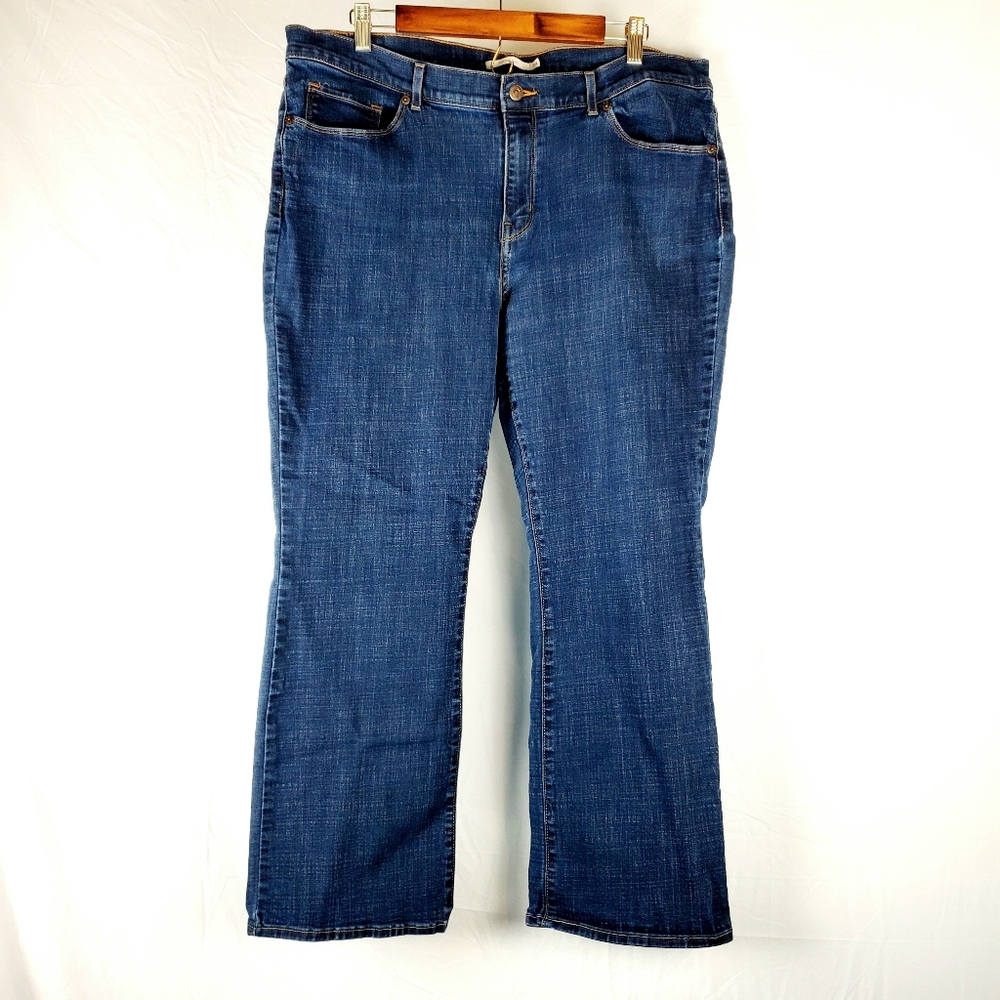 Levi's Classic‎ Boot Cut Jean